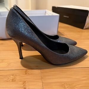 Like New Nine West Pewter Heels